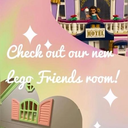 Royal Brick Home - Sleeps 5 To 6 - No Ulez - Tube Nearby - Free Parking - Lego Themed Slough Esterno foto